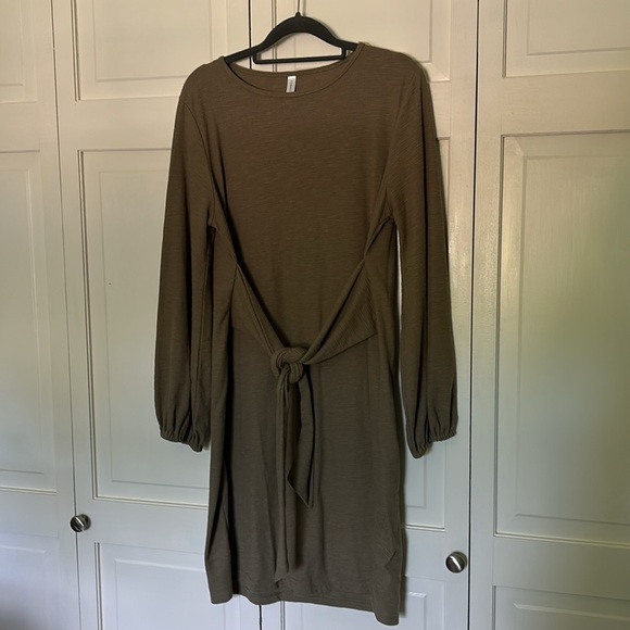 Lionstill XL Olive Long Sleeved Dress - Picture 2 of 10
